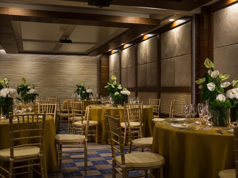 Renaissance Izmir Hotel