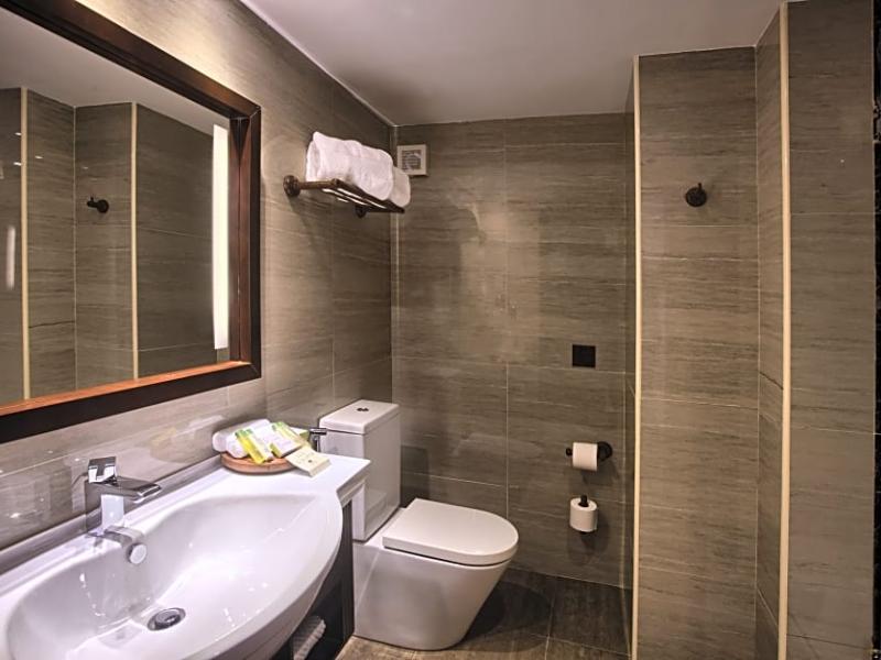 Spice Tree by Turaco