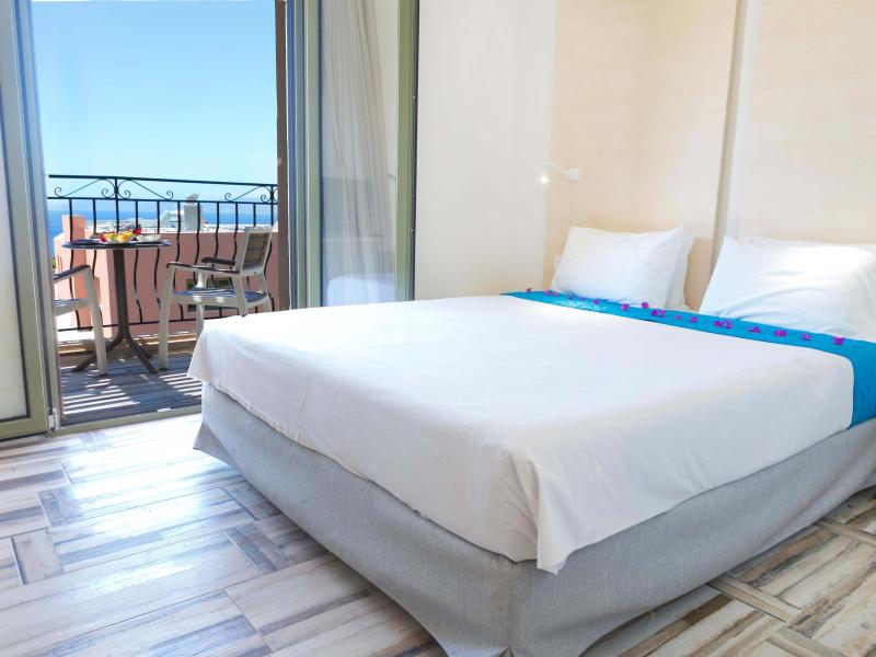 Finas Hotel