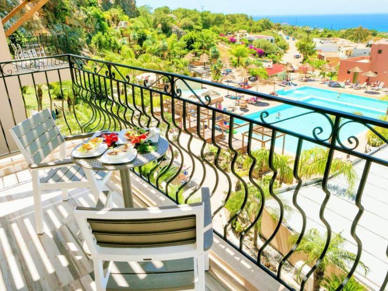Finas Hotel