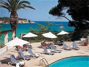 Confortel Caleta Park