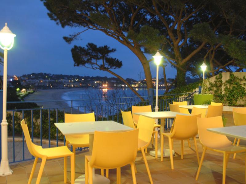Confortel Caleta Park