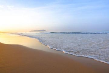 Отель Aloha Oceanfront Suite Resort Китай, Санья, фото 12