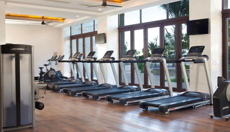 Aloha Oceanfront Suite Resort