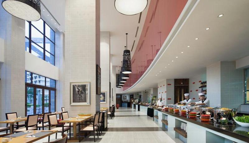 Aloha Oceanfront Suite Resort