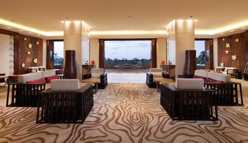 Aloha Oceanfront Suite Resort