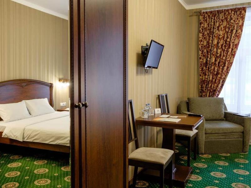 Mirros Hotel Moscow Kremlin
