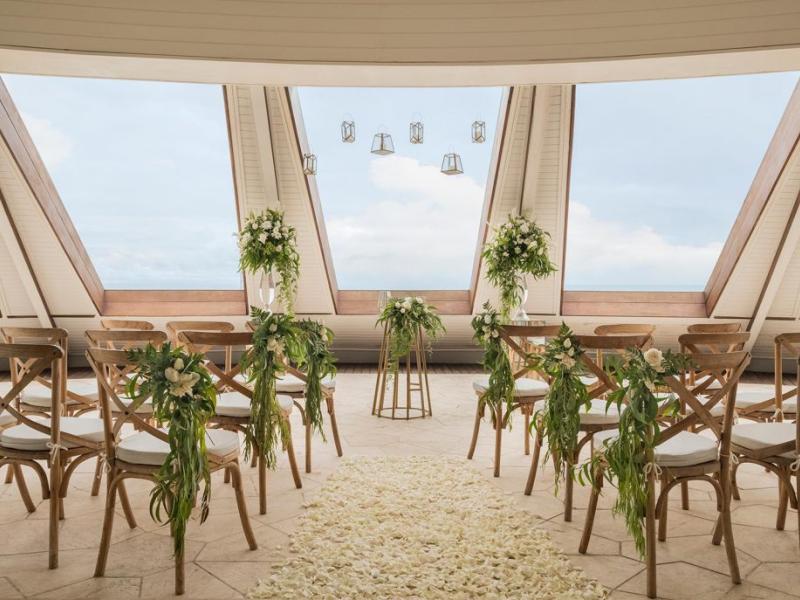 Double Six Luxury Hotel