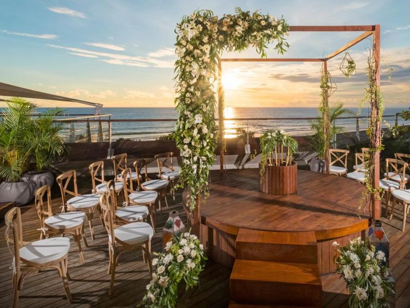 Double Six Luxury Hotel