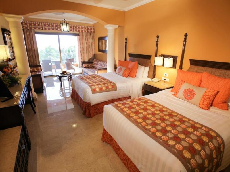 Premium Level at Barcelo Maya Palace