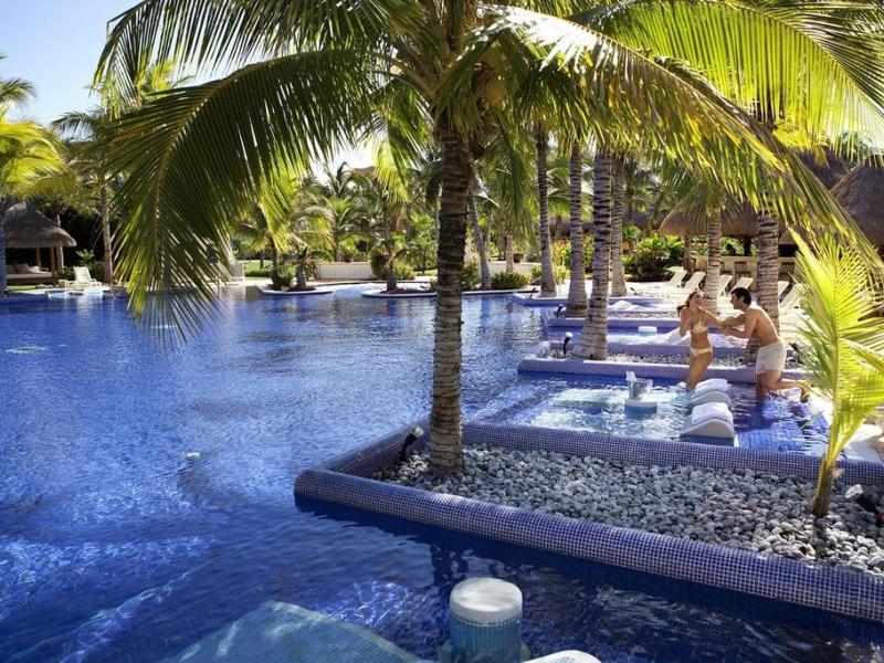 Premium Level at Barcelo Maya Palace