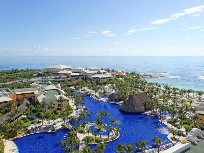 Premium Level at Barcelo Maya Palace