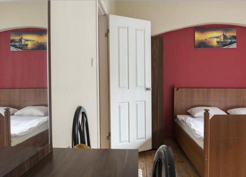 Cheers Midtown Hostel