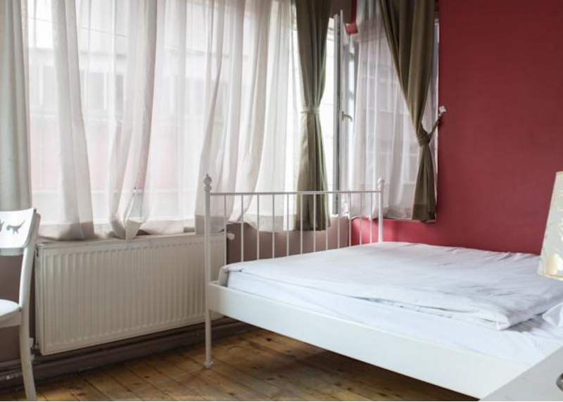 Cheers Midtown Hostel