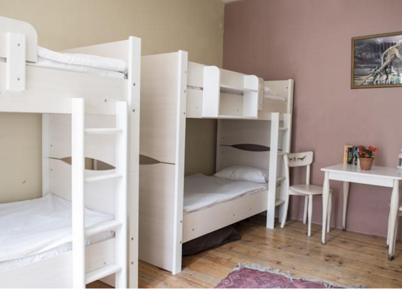 Cheers Midtown Hostel