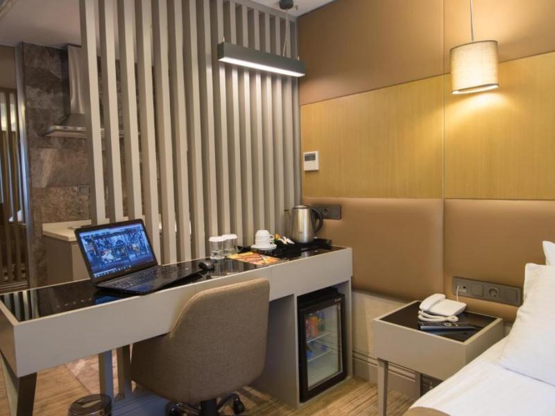 GK Regency Suites