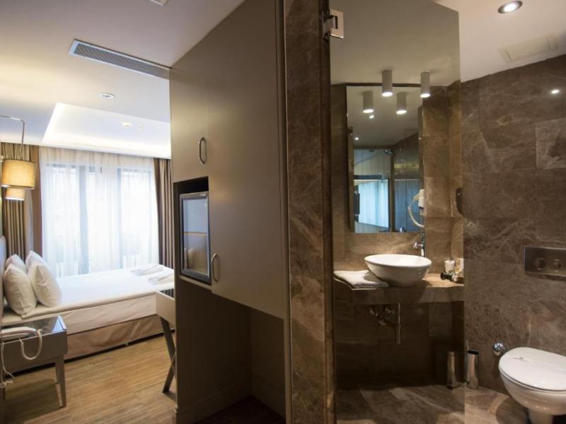 GK Regency Suites