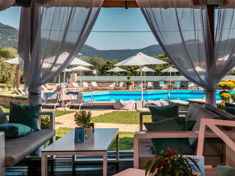 Korina Hotel 