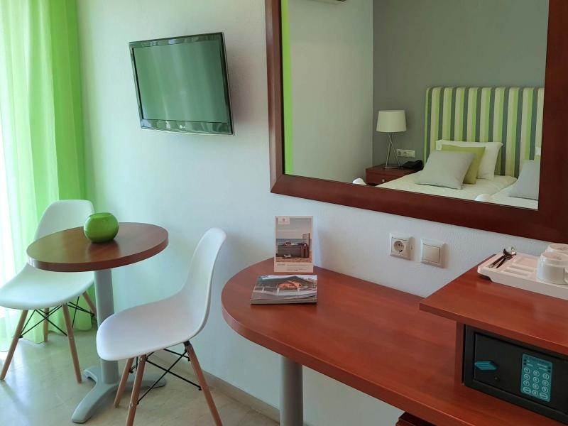 Korina Hotel 