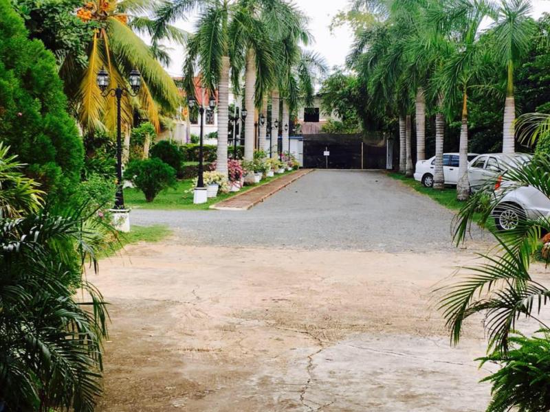 Lake Nest Bolgoda Resort