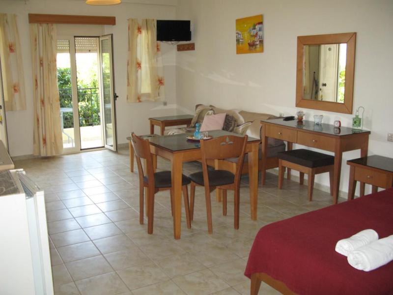 Fotis Studios & Apts