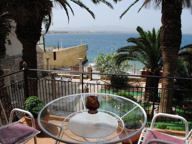Aegli Hotel