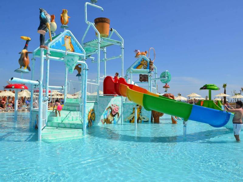 Aquasis De Luxe Resort & Spa