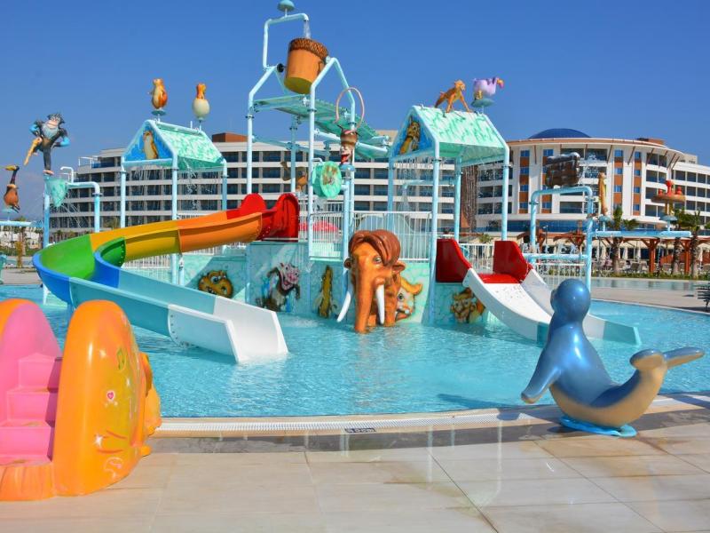 Aquasis De Luxe Resort & Spa