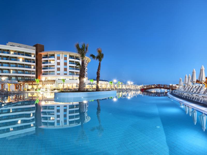 Aquasis De Luxe Resort & Spa