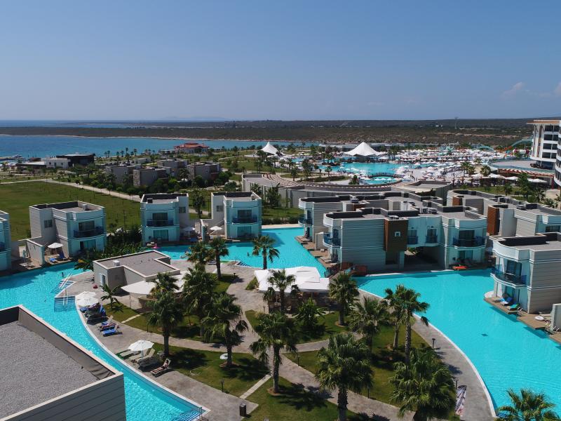 Aquasis De Luxe Resort & Spa