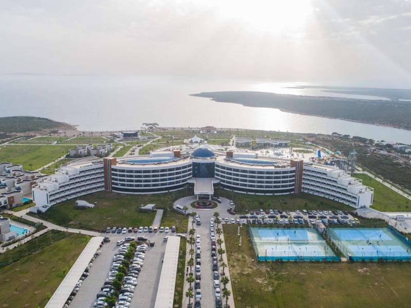 Aquasis De Luxe Resort & Spa