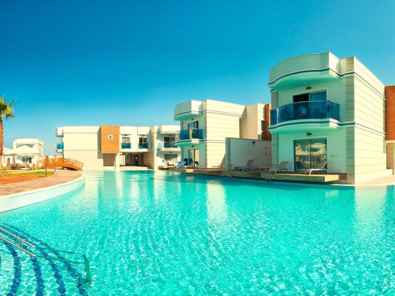 Aquasis De Luxe Resort & Spa