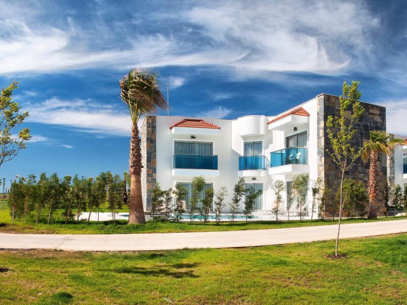 Aquasis De Luxe Resort & Spa