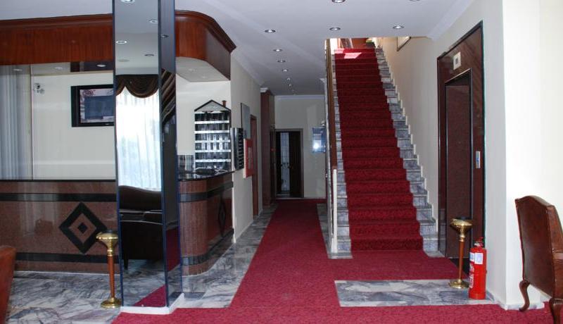 Yade Hotel