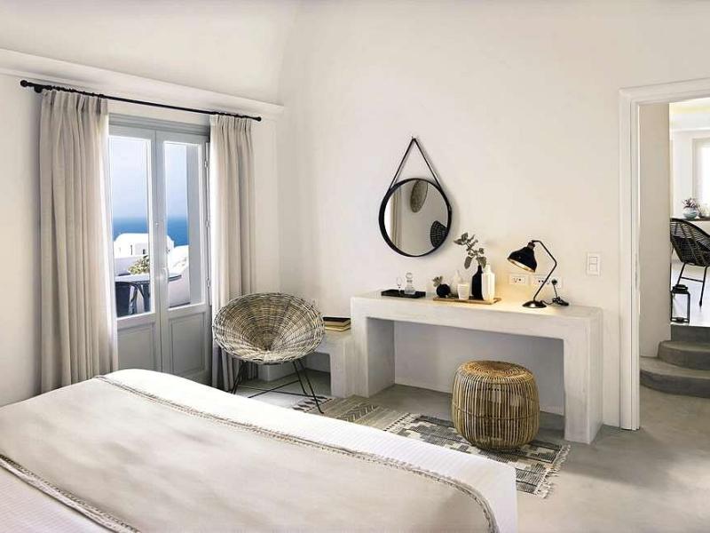 Santo Pure Oia Suites & Villas