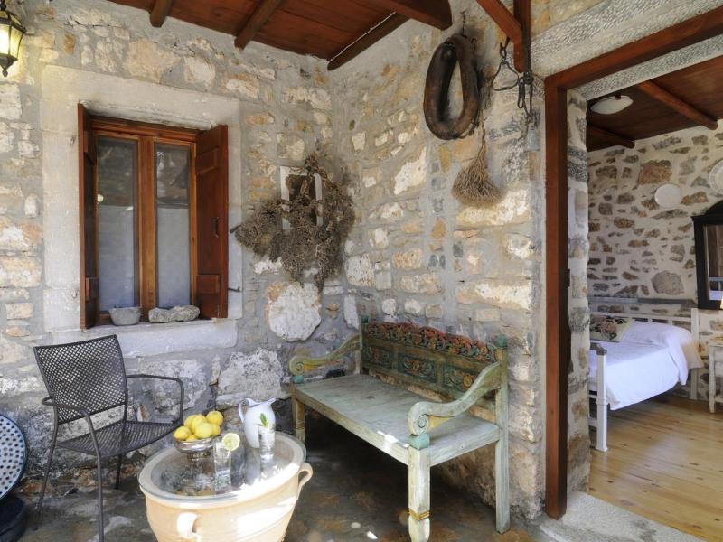 Elounda Traditional Art Suites