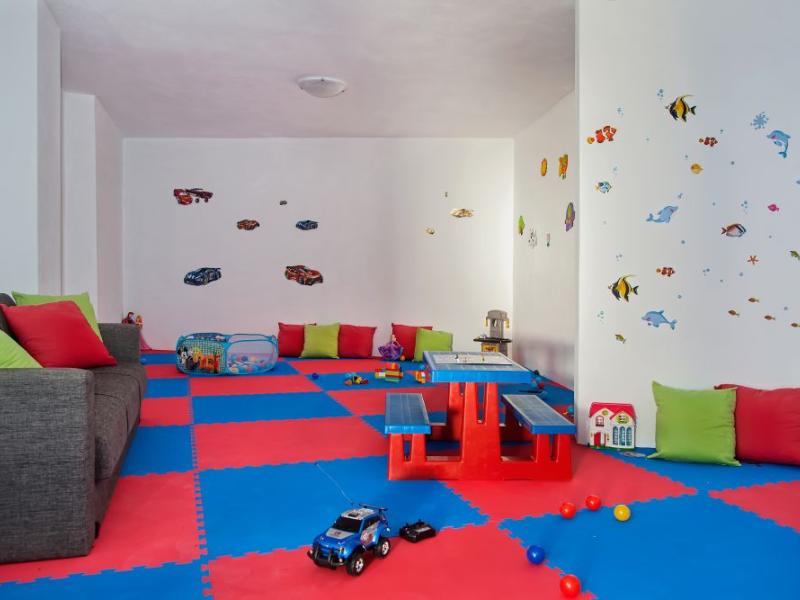 Athiri Santorini Family Friendly Hotel