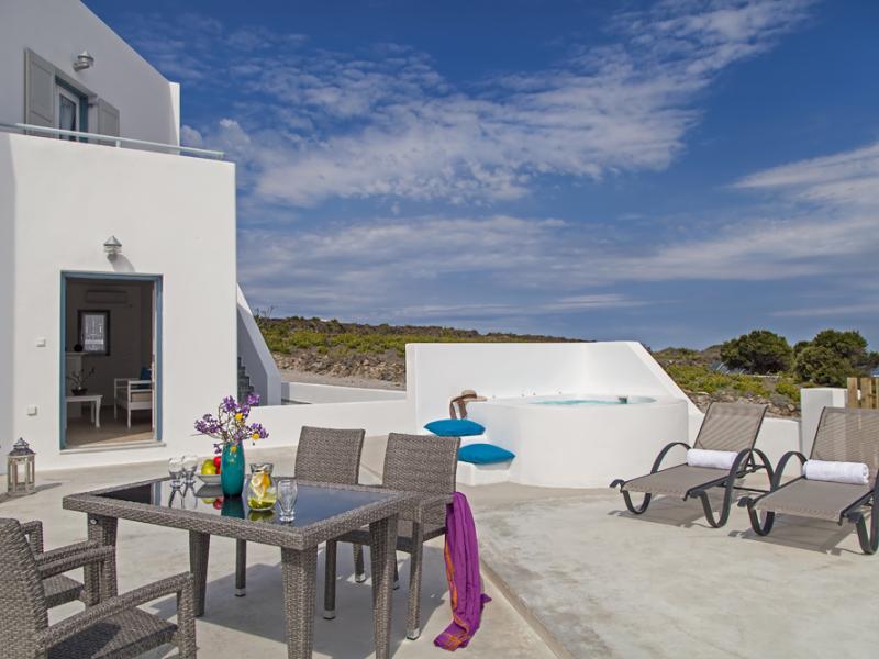Athiri Santorini Family Friendly Hotel