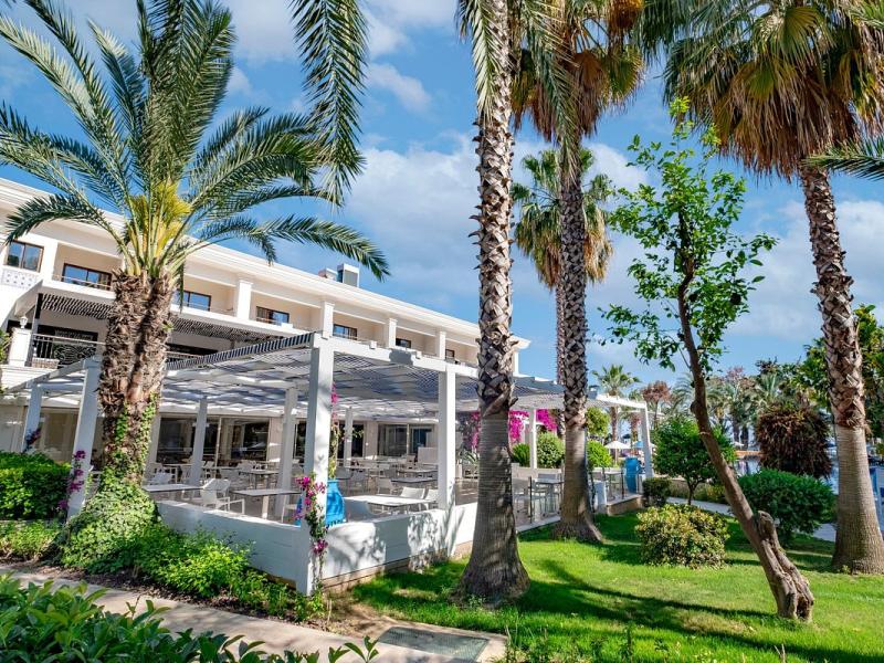 Utopia Resort & Residence