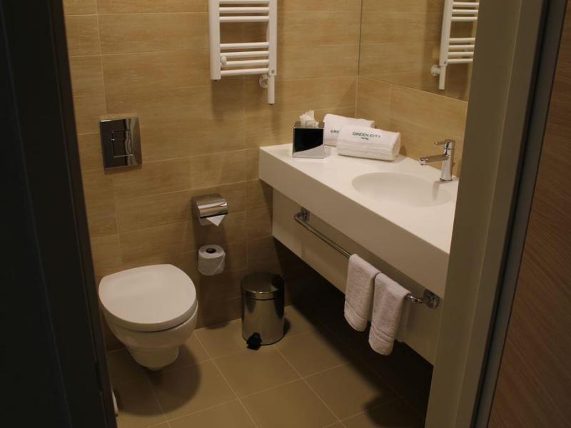 Green City Hotel