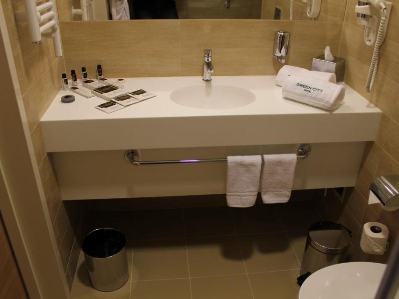 Green City Hotel