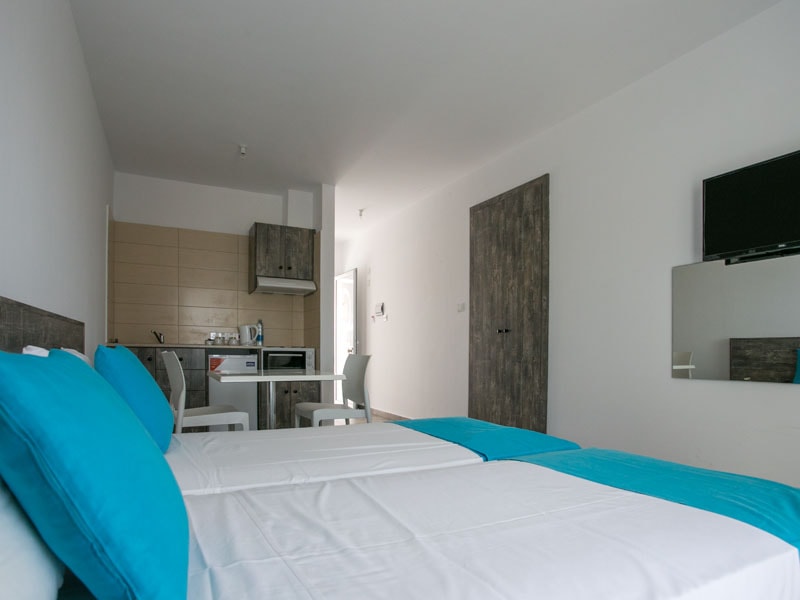 Sea CleoNapa Hotel