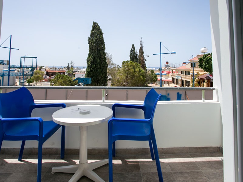 Sea CleoNapa Hotel