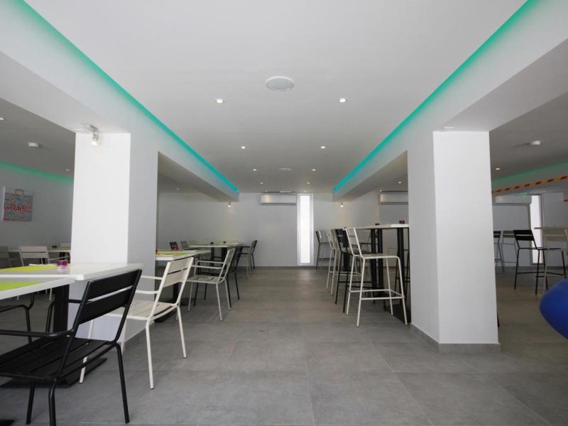 Sea CleoNapa Hotel