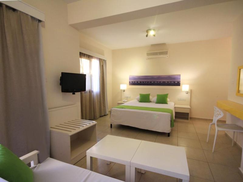 Sea CleoNapa Hotel