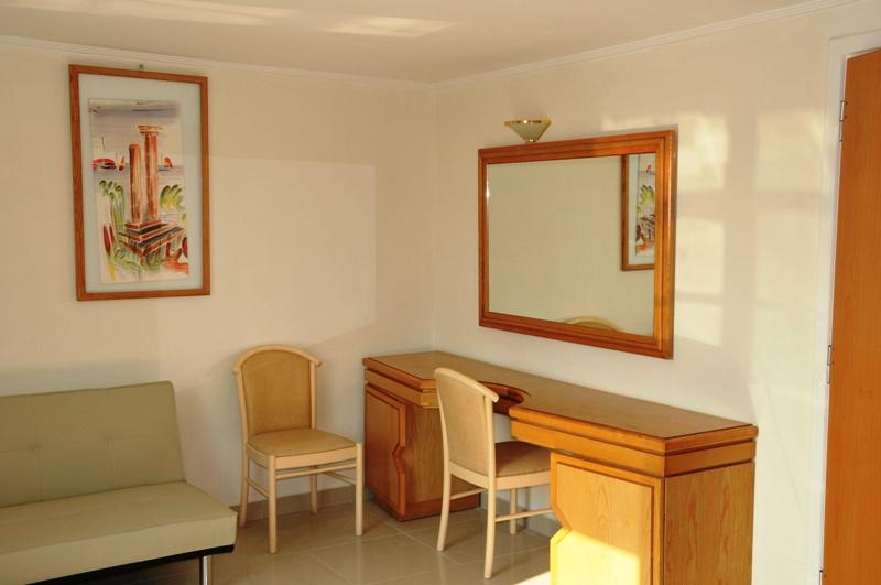 Bristol Sea View Hotel Apartments