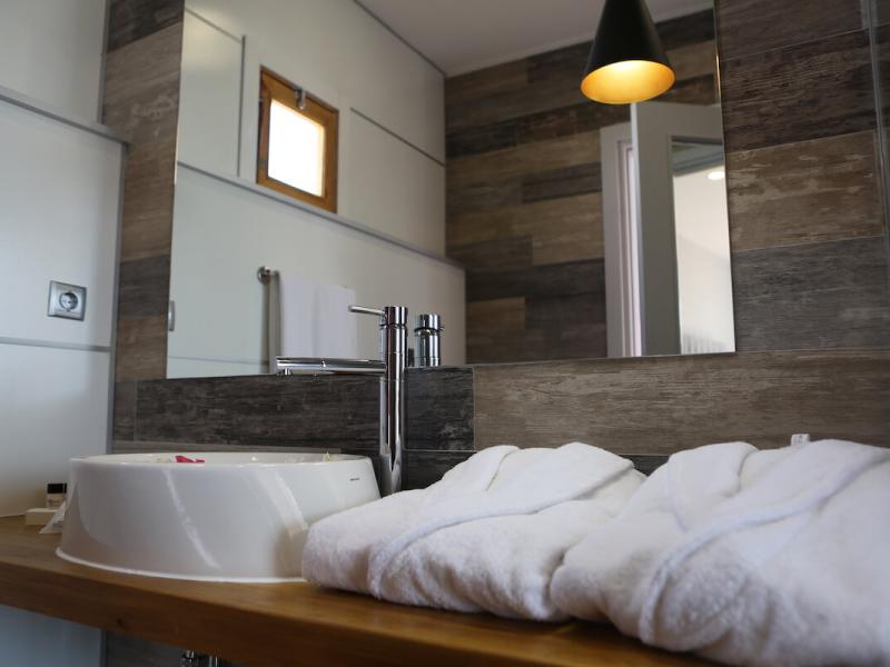 Risus Aqua Beach Resort Hotel