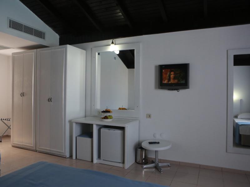 Risus Aqua Beach Resort Hotel