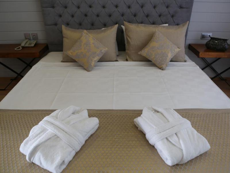 Risus Aqua Beach Resort Hotel