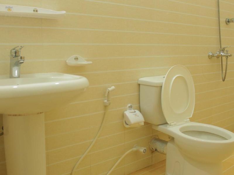 Tharusha Holiday Inn